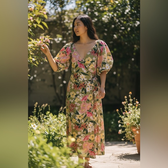 Vici Dresses & Skirts - Vici Floral Puff Sleeve Wrap Midi Dress Size Small